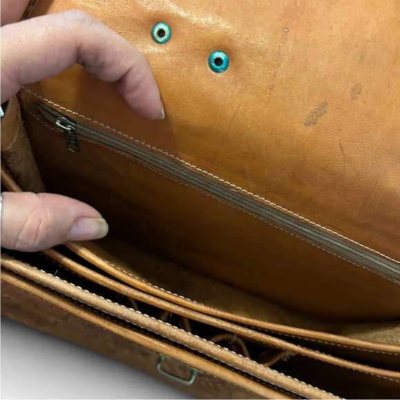 Sergio Collection Vintage 80s 90s Hand Tooled Leather Crossbody Briefcase Satche - Picture 9 of 14